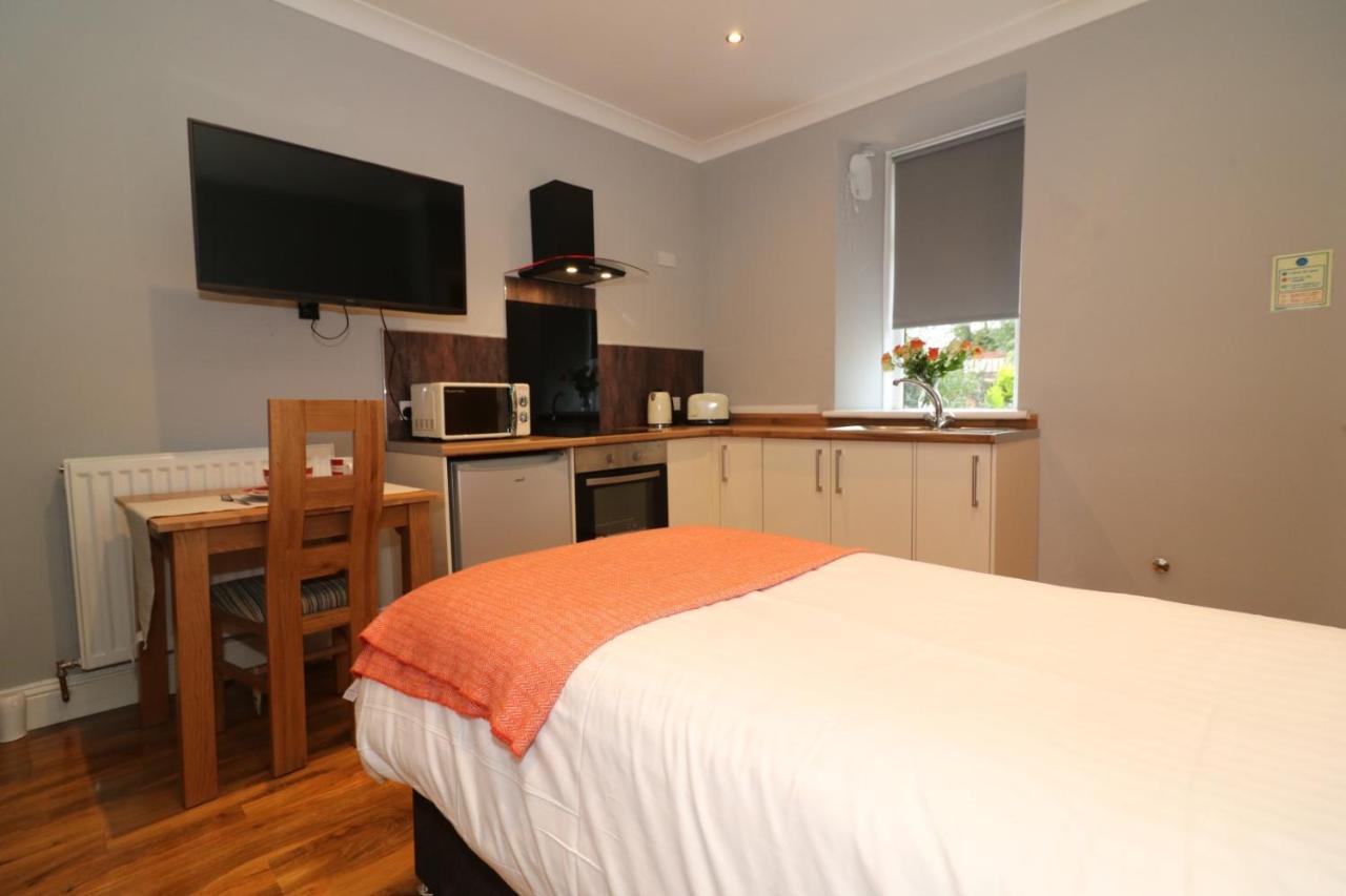 Signature - Linden Cottage Room 2 Airdrie Exterior foto